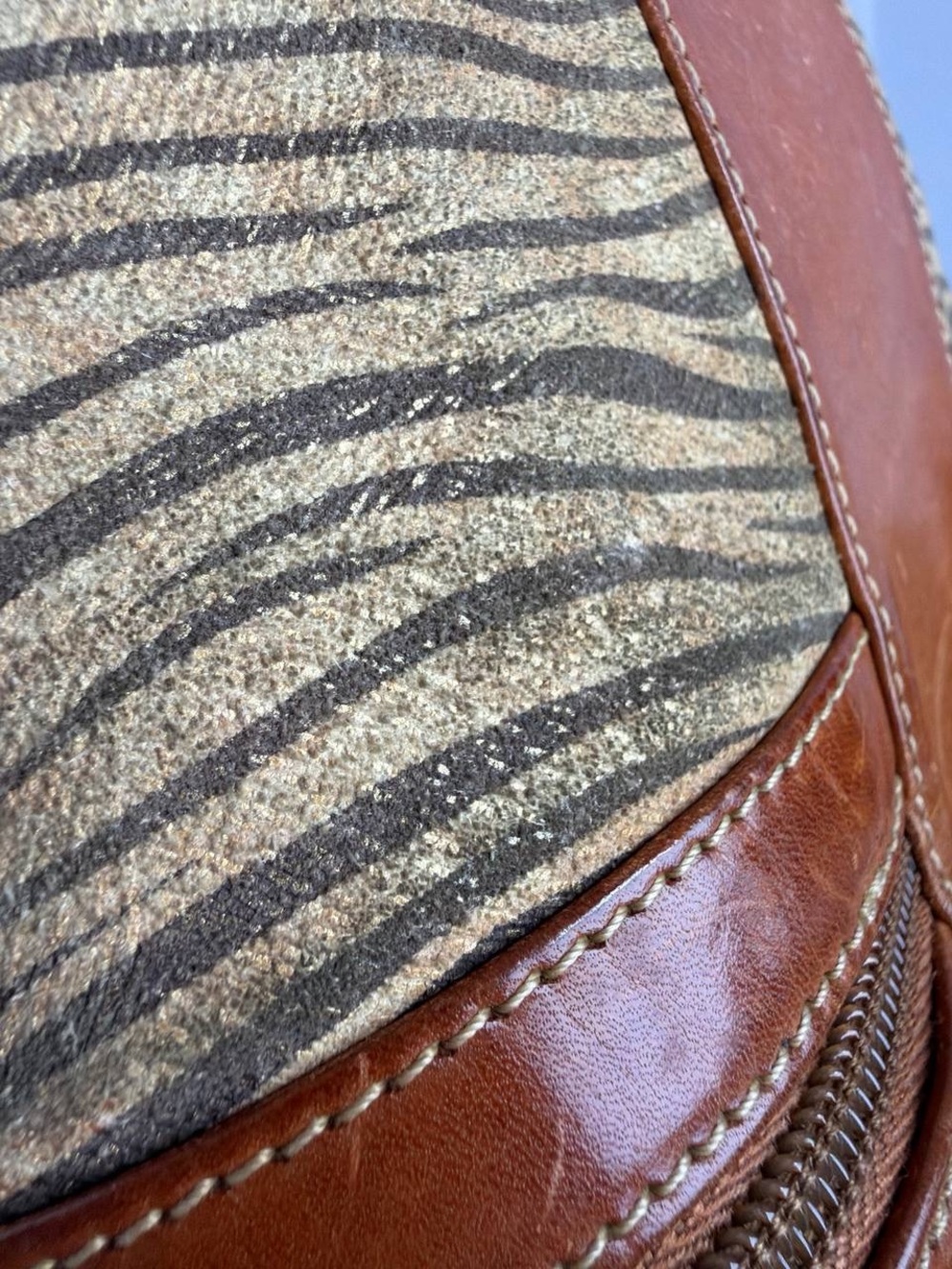 Vintage Bally Classic 3-Way Zebra Pattern Vanity Bucket Bag - Picture 11 of 13
